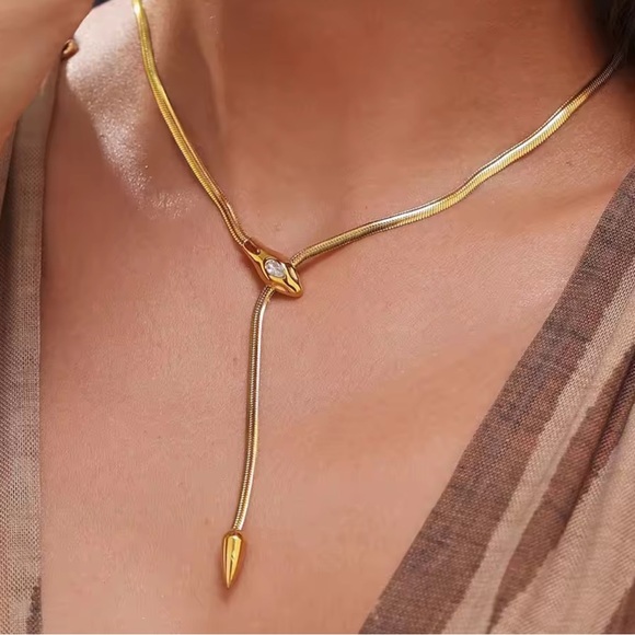 NEW 18K GOLD PLATED MODERN SNAKE DROP NECKLACE – ZIRCONIA DETAIL - Picture 1 of 6